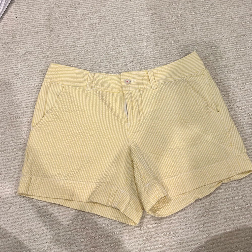 Lilly Pulitzer Callahan Short Size 0 in Yellow Seersucker